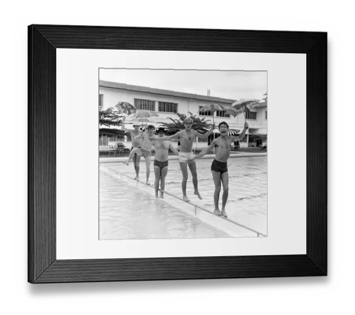 Framed Print : Manchester pop group Freddie and the Dreamers pictured in Singapore during their world