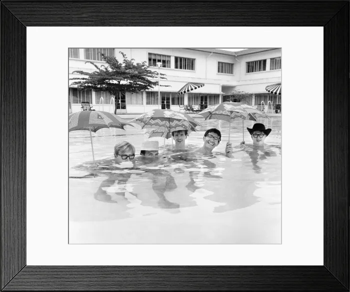 Framed Print : Manchester pop group Freddie and the Dreamers pictured in Singapore during their world Framed Print : Manchester pop group Freddie and the Dreamers pictured in Singapore during their world