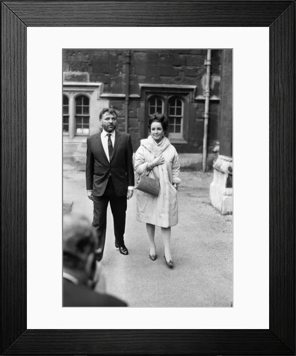 Framed Print : Elizabeth Taylor and Richard Burtons marriage Framed Print : Elizabeth Taylor and Richard Burtons marriage