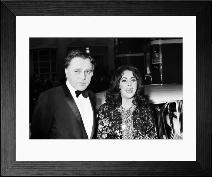 Framed Print : Elizabeth Taylor and Richard Burtons marriage Framed Print : Elizabeth Taylor and Richard Burtons marriage
