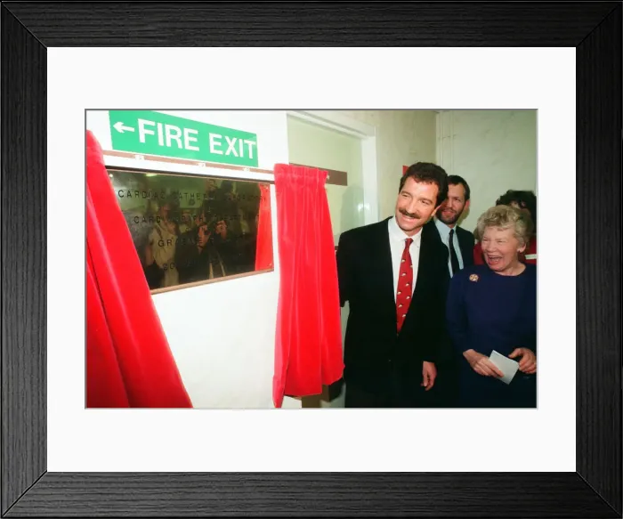 Framed Print : Liverpool manager Graeme Souness took time out from his busy schedule to come back to Framed Print : Liverpool manager Graeme Souness took time out from his busy schedule to come back to