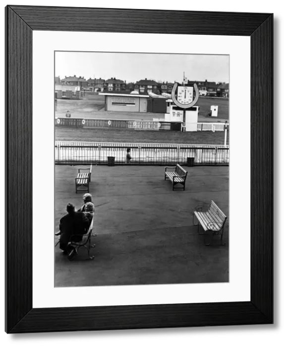 Framed Print : Redcar Racecourse is a thoroughbred horse racing venue located in Redcar, North Yorkshire Framed Print : Redcar Racecourse is a thoroughbred horse racing venue located in Redcar, North Yorkshire