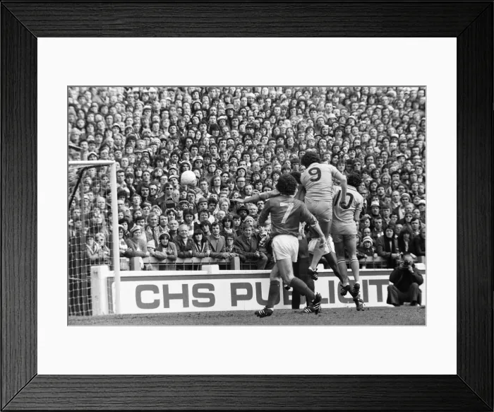 Framed Print : Coventry City v Nottingham Forest at Highfield Road. The game ended 0-0
