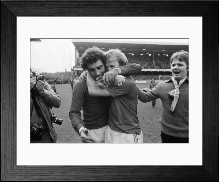 Framed Print : Coventry City v Nottingham Forest at Highfield Road. The game ended 0-0 Framed Print : Coventry City v Nottingham Forest at Highfield Road. The game ended 0-0