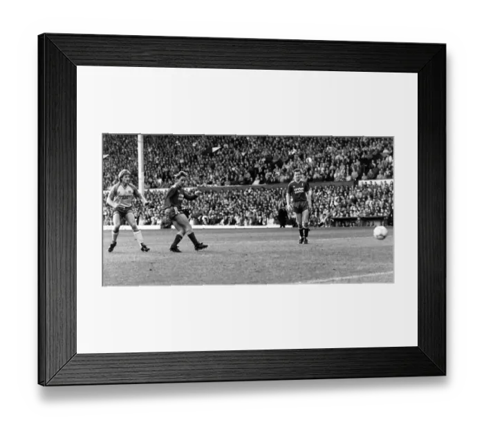 Framed Print : Liverpool 6 v Norwich City 2 Old Division League One match at Anfield
