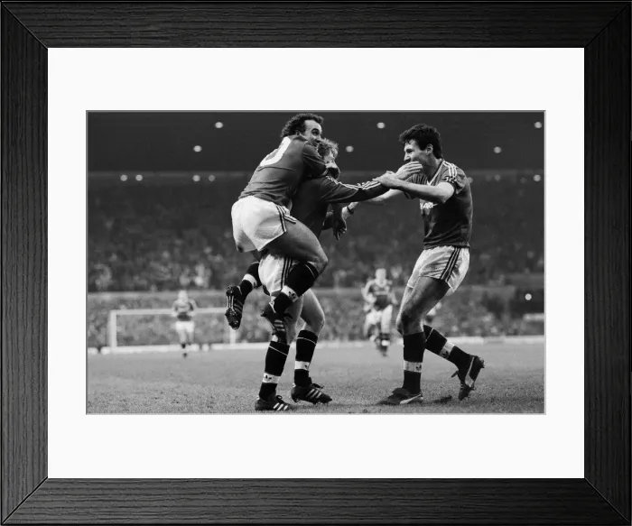 Framed Print : Manchester United 2-0 Arsenal, Old Division One, Old Trafford, January 24th 1987 Framed Print : Manchester United 2-0 Arsenal, Old Division One, Old Trafford, January 24th 1987
