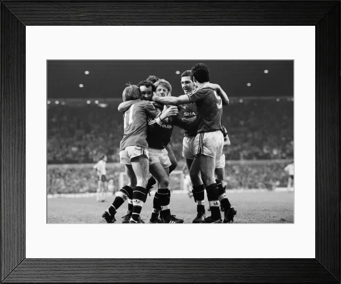 Framed Print : Manchester United 2-0 Arsenal, Old Division One, Old Trafford, January 24th 1987 Framed Print : Manchester United 2-0 Arsenal, Old Division One, Old Trafford, January 24th 1987