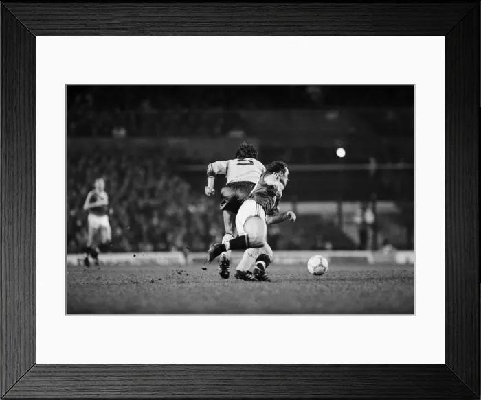 Framed Print : Manchester United 2-0 Arsenal, Old Division One, Old Trafford, January 24th 1987 Framed Print : Manchester United 2-0 Arsenal, Old Division One, Old Trafford, January 24th 1987