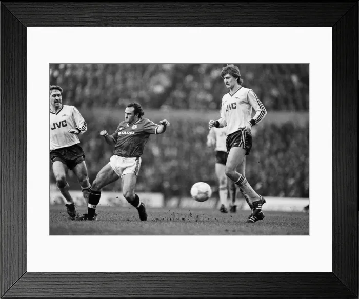 Framed Print : Manchester United 2-0 Arsenal, Old Division One, Old Trafford, January 24th 1987 Framed Print : Manchester United 2-0 Arsenal, Old Division One, Old Trafford, January 24th 1987