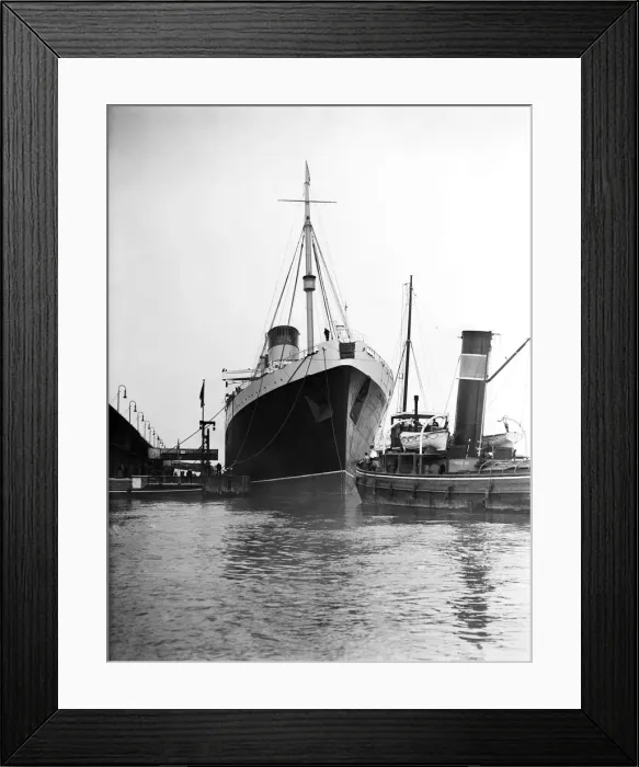 Framed Print : The RMS Mauretania brought up the Thames to King George V Dock at Woolwich Framed Print : The RMS Mauretania brought up the Thames to King George V Dock at Woolwich