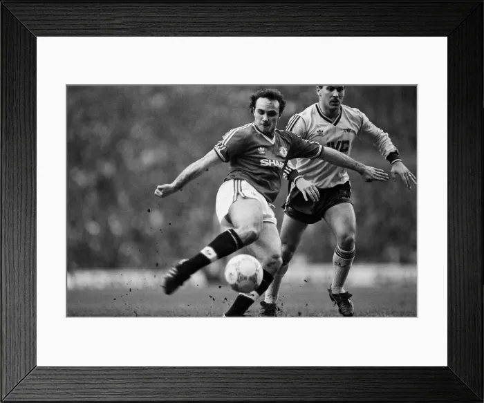 Framed Print : Manchester United 2-0 Arsenal, Old Division One, Old Trafford, January 24th 1987 Framed Print : Manchester United 2-0 Arsenal, Old Division One, Old Trafford, January 24th 1987