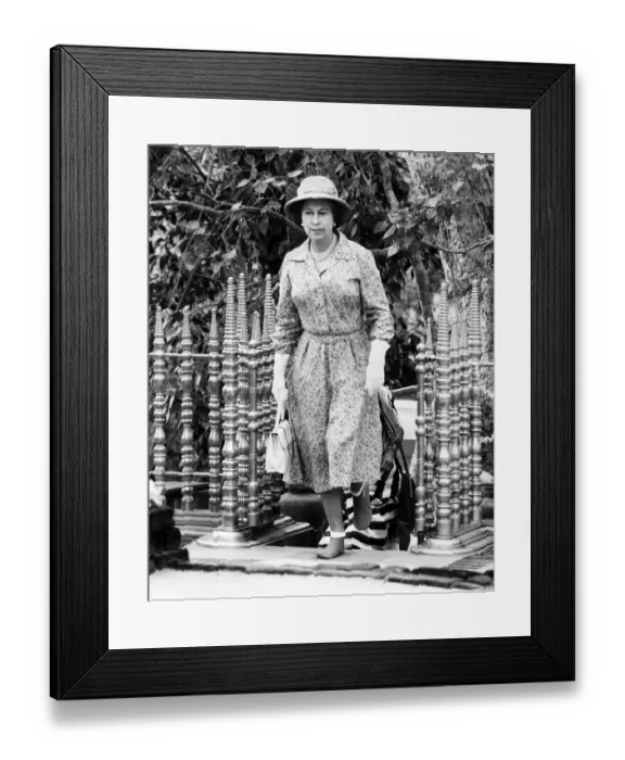 Framed Print : Royal Visit of Queen Elizabeth II and Prince Philip, Duke of Edinburgh to Sri Lanka Framed Print : Royal Visit of Queen Elizabeth II and Prince Philip, Duke of Edinburgh to Sri Lanka