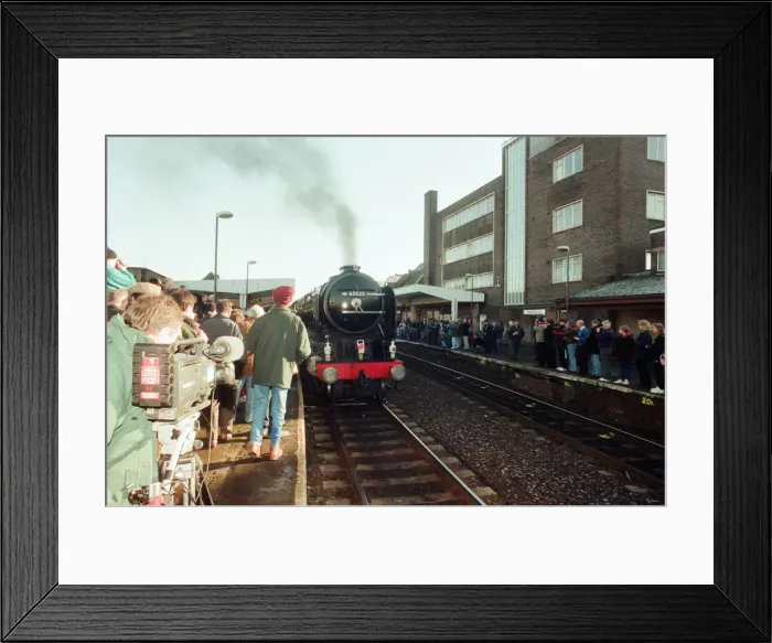 Framed Print : The Blue Peter Steam Train, an A2 No. 60532 Locomotive designed by Arthur H Peppercorn of Framed Print : The Blue Peter Steam Train, an A2 No. 60532 Locomotive designed by Arthur H Peppercorn of