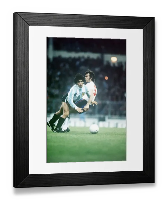 Framed Print : England v Argentina May 1980 Diego Maradona Dave Watson MSI Framed Print : England v Argentina May 1980 Diego Maradona Dave Watson MSI