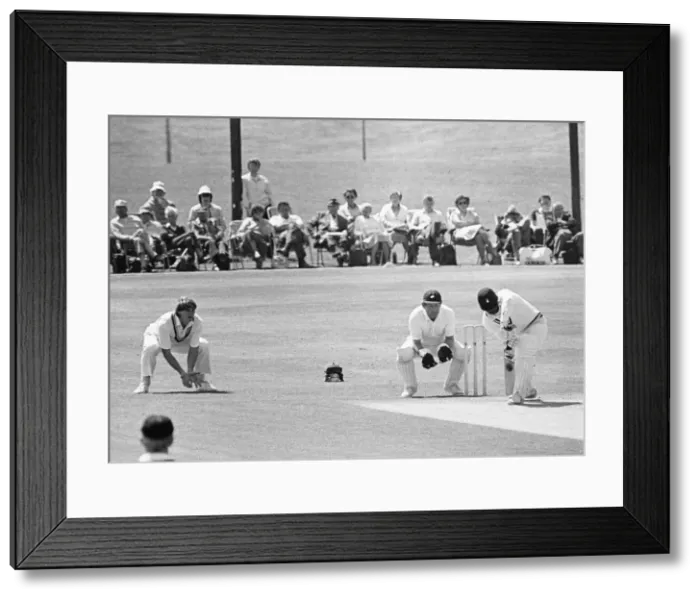 Framed Print : Action from the Britannic Assurance County Championship match at Acklam Park between Framed Print : Action from the Britannic Assurance County Championship match at Acklam Park between