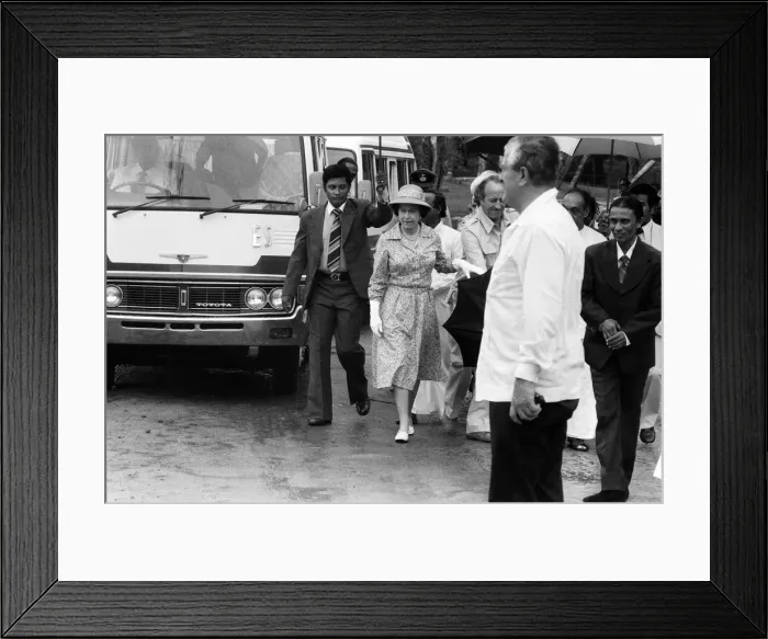 Framed Print : The Queens Royal vist to Sri Lanka 21st-25th October 1981