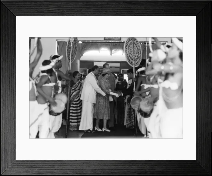 Framed Print : The Queens Royal vist to Sri Lanka 21st-25th October 1981 Framed Print : The Queens Royal vist to Sri Lanka 21st-25th October 1981