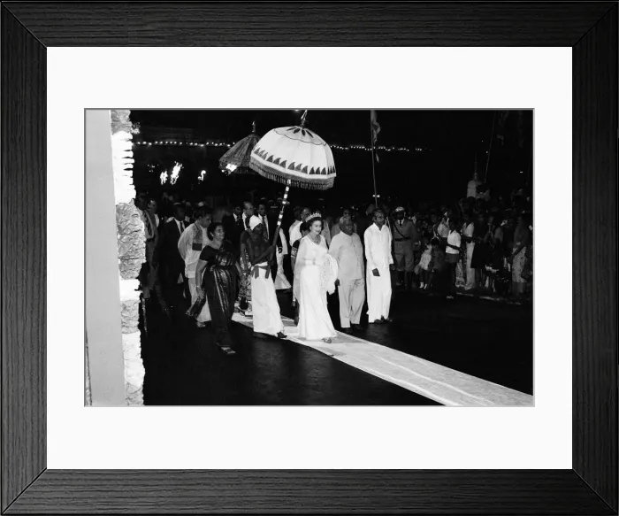 Framed Print : The Queens Royal vist to Sri Lanka 21st-25th October 1981