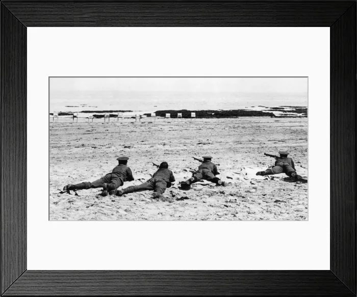 Framed Print : Members of the 2 / 6th (Rifle) Battalion, Kings Liverpool Regiment at Margate, Kent Framed Print : Members of the 2 / 6th (Rifle) Battalion, Kings Liverpool Regiment at Margate, Kent