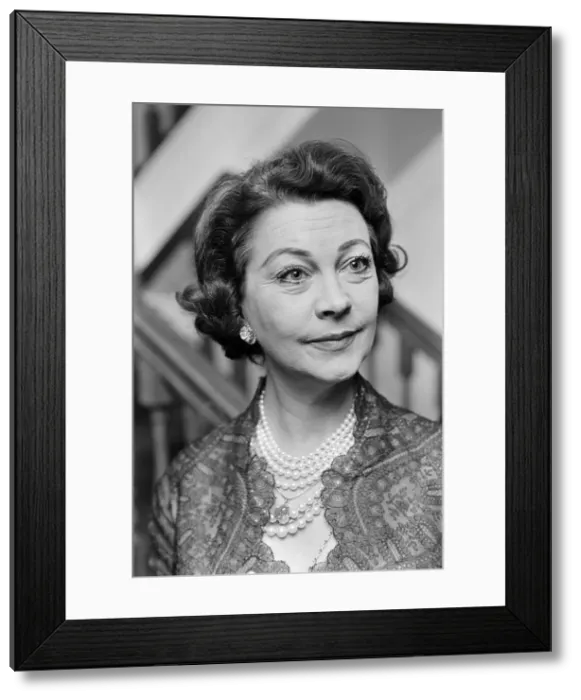 Framed Print : Vivien Leigh, stage and film actress, 3rd February 1965 Framed Print : Vivien Leigh, stage and film actress, 3rd February 1965