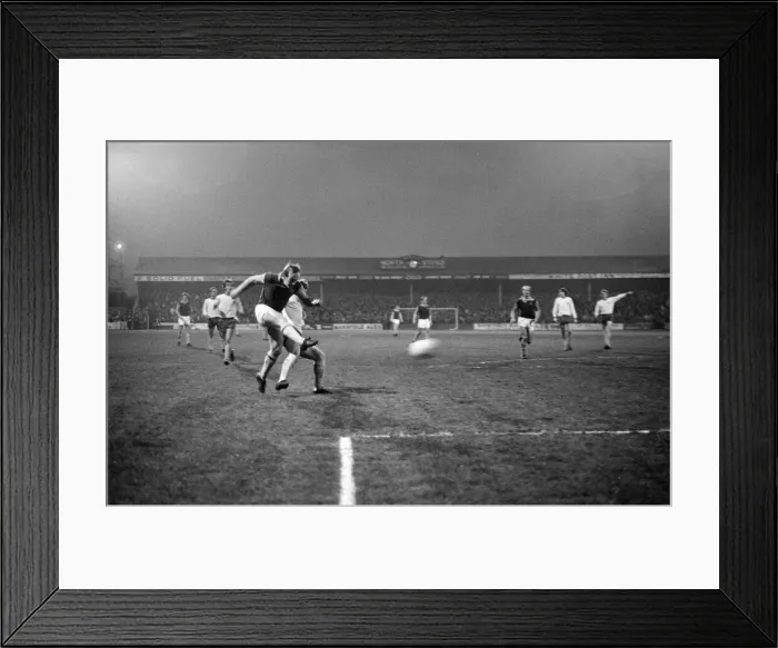 Framed Print : Mansfield 1-1 Aston Villa, League Three match at Field Mill, Monday 24th April 1972 Framed Print : Mansfield 1-1 Aston Villa, League Three match at Field Mill, Monday 24th April 1972