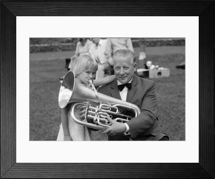 Framed Print : 1985 Birmingham International Jazz and Blues Festival, Artists, Photo-call, 7th July 1985 Framed Print : 1985 Birmingham International Jazz and Blues Festival, Artists, Photo-call, 7th July 1985