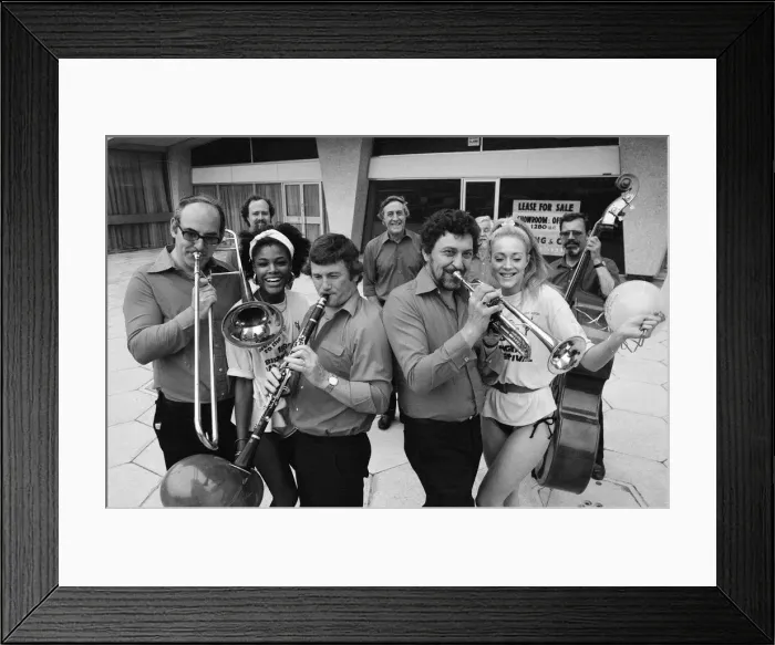 Framed Print : 1986 Birmingham International Jazz and Blues Festival, Artists, Photo-call, 4th July 1986 Framed Print : 1986 Birmingham International Jazz and Blues Festival, Artists, Photo-call, 4th July 1986