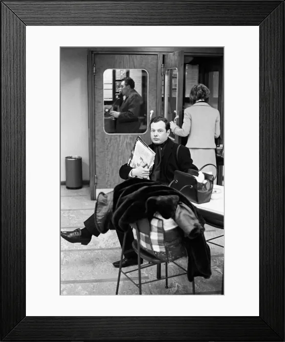 Framed Print : Beatles manager Brian Epstein, November 1964 Framed Print : Beatles manager Brian Epstein, November 1964