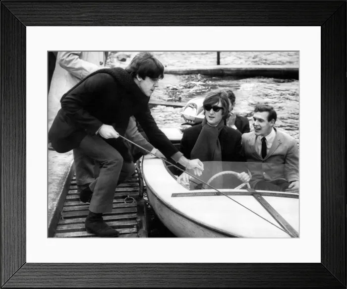 Framed Print : Paul McCartney pulls a boat into the jetty which John Lennon had been out on Loch Earn Framed Print : Paul McCartney pulls a boat into the jetty which John Lennon had been out on Loch Earn