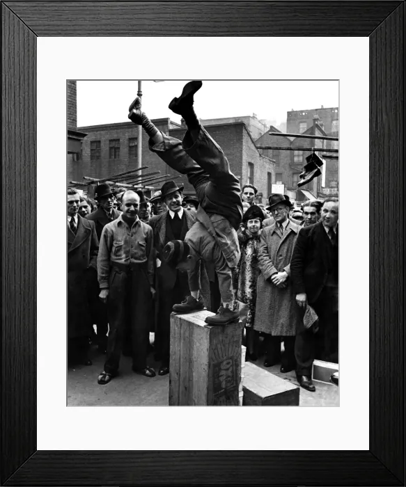 Framed Print : Sunday morning in Petticoat Lane. Seen in the boot market