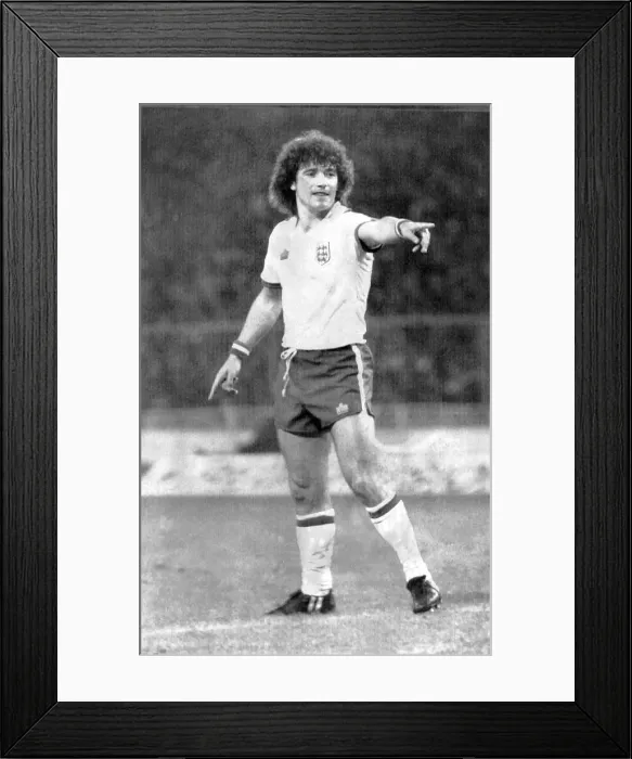Framed Print : Kevin Keegan playing for England at `Wembley 1979 Framed Print : Kevin Keegan playing for England at `Wembley 1979