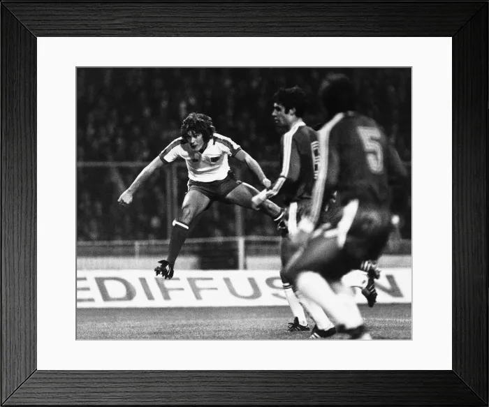 Framed Print : Glenn Hoddle England v Bulgaria International Football Nov 1979 in action against
