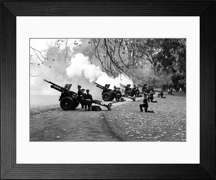 Framed Print : When men of 104 Light Air Defence Regiment, Royal Artillery, (Volunteers), Newport Framed Print : When men of 104 Light Air Defence Regiment, Royal Artillery, (Volunteers), Newport
