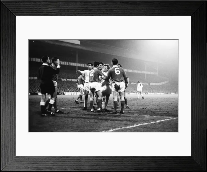 Framed Print : European Cup Winners Cup Second Round First Leg match at White Hart lane Framed Print : European Cup Winners Cup Second Round First Leg match at White Hart lane
