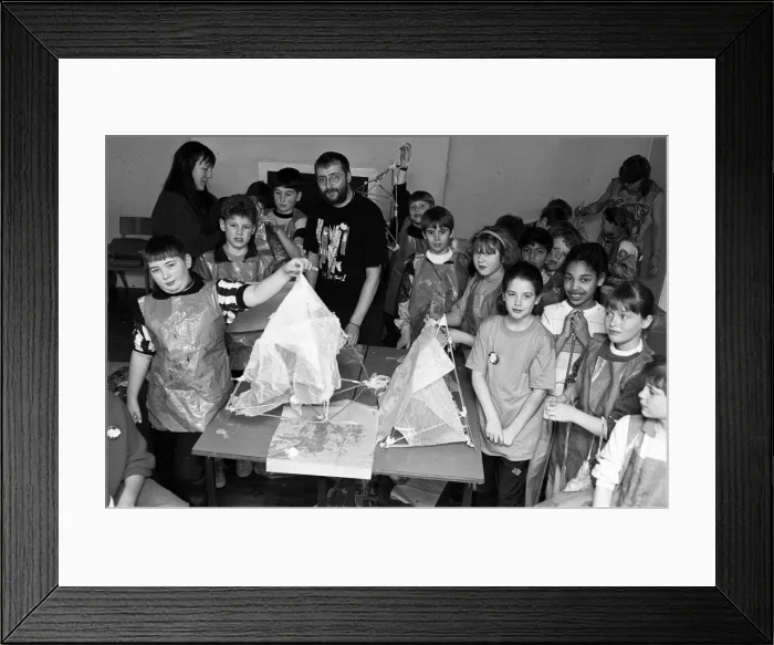 Framed Print : Youngsters from schools throughout Kirklees, pictured here making lanterns