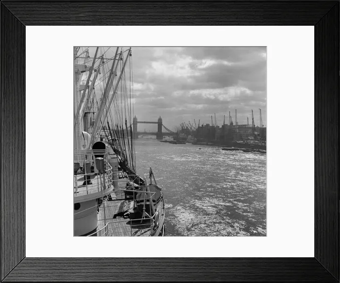 Framed Print : Tower Bridge, London. 20th May 1954 Framed Print : Tower Bridge, London. 20th May 1954