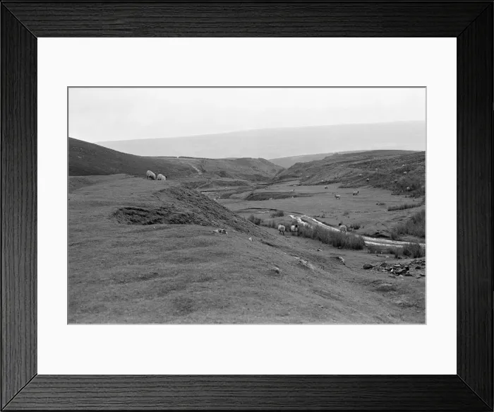 Framed Print : Yorkshire Dales, North Yorkshire. Sunday 24th October 1982 Framed Print : Yorkshire Dales, North Yorkshire. Sunday 24th October 1982