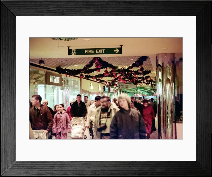 Framed Print : Looking for bargains at the post Christmas sales, Middlesbrough, 29th December 1992 Framed Print : Looking for bargains at the post Christmas sales, Middlesbrough, 29th December 1992