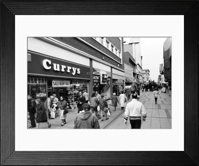 Framed Print : Shops on Linthorpe Road, Middlesbrough, 12th January 1988 Framed Print : Shops on Linthorpe Road, Middlesbrough, 12th January 1988