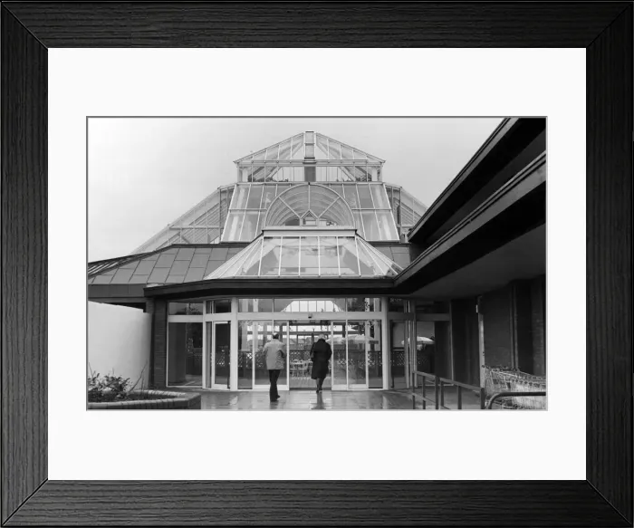 Framed Print : The Parkway Centre in Coulby Newham, Middlesbrough. 18th April 1986 Framed Print : The Parkway Centre in Coulby Newham, Middlesbrough. 18th April 1986