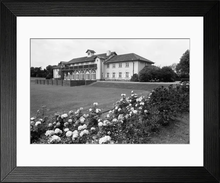 Framed Print : Rowheath Pavilion Centre. Heath Road, Bournville, Birmingham B30 1HH. 14th July 1981 Framed Print : Rowheath Pavilion Centre. Heath Road, Bournville, Birmingham B30 1HH. 14th July 1981