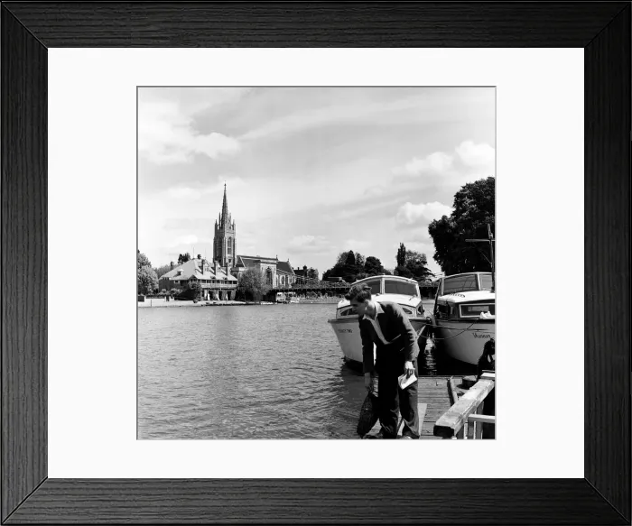 Framed Print : Marlow, within Wycombe district in south Buckinghamshire. 1st June 1954