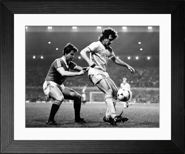Framed Print : Manchester United 0-3 Liverpool, league match at Old Trafford, Wednesday 7th April 1982 Framed Print : Manchester United 0-3 Liverpool, league match at Old Trafford, Wednesday 7th April 1982