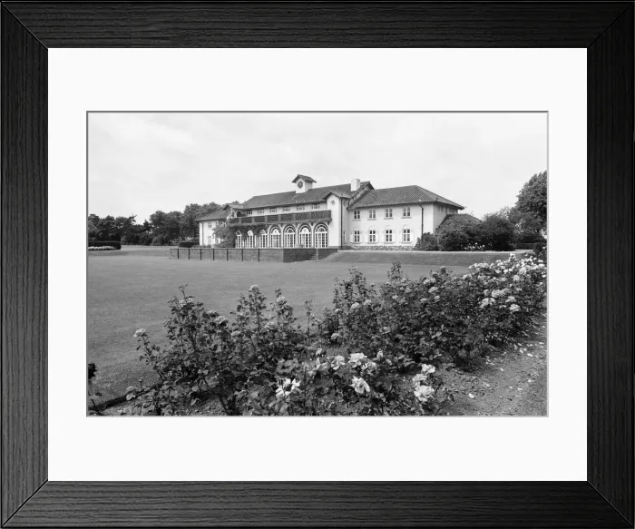Framed Print : Rowheath Pavilion Centre. Heath Road, Bournville, Birmingham B30 1HH. 14th July 1981 Framed Print : Rowheath Pavilion Centre. Heath Road, Bournville, Birmingham B30 1HH. 14th July 1981