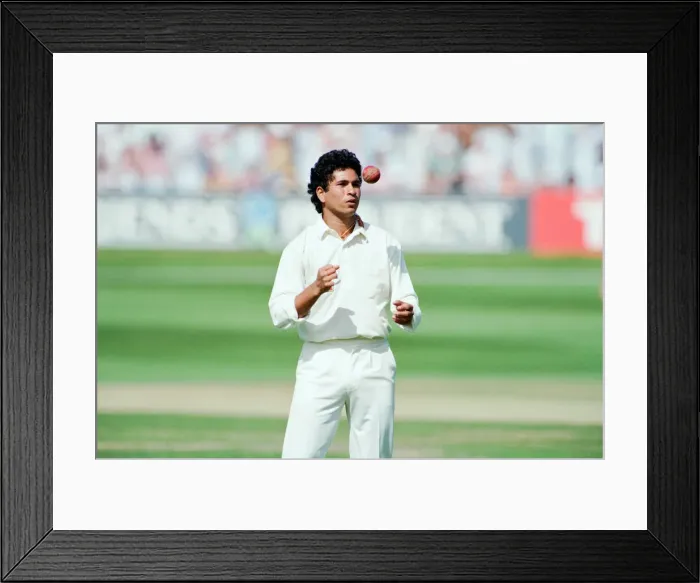 Framed Print : Yorkshire v Gloucestershire, Britannic Assurance County Championship 1992 Framed Print : Yorkshire v Gloucestershire, Britannic Assurance County Championship 1992