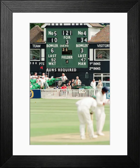 Framed Print : Worcestershire v Yorkshire, Britannic Assurance County Championship 1992, County Ground