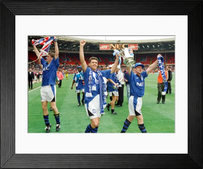Framed Print : FA Cup Final, Everton v Manchester United. Everton won the match 1-0 via a headed goal by Framed Print : FA Cup Final, Everton v Manchester United. Everton won the match 1-0 via a headed goal by