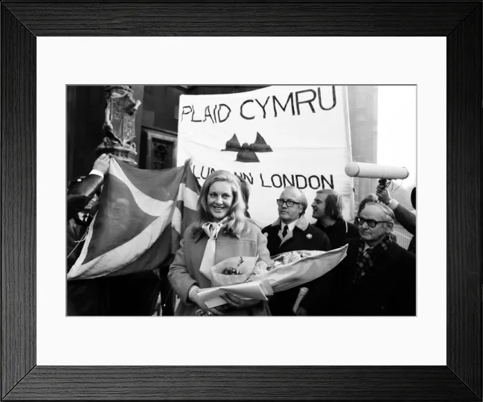 Framed Print : Mrs Margo MacDonald, of the Scottish National Party, MP for Glasgow Govan arrived in Framed Print : Mrs Margo MacDonald, of the Scottish National Party, MP for Glasgow Govan arrived in