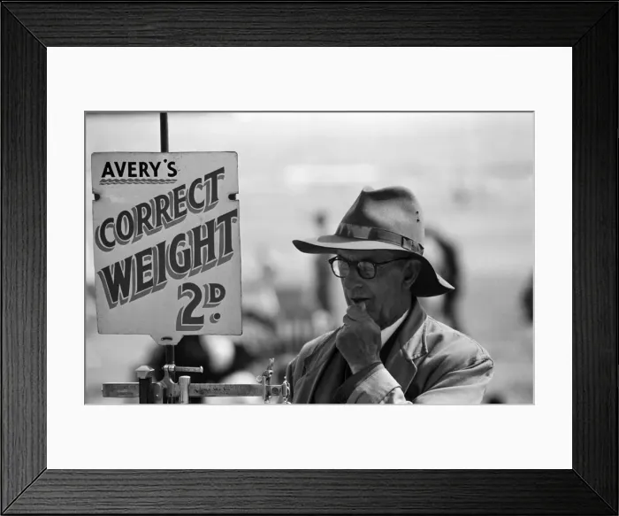 Framed Print : Holiday scenes in Scarborough, North Yorkshire. 31st August 1958