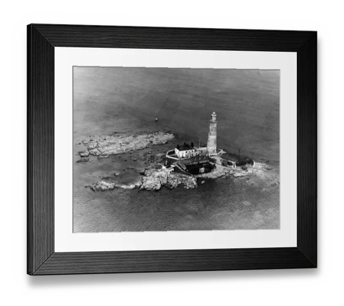 Framed Print : St. Marys Lighthouse in Whitley Bay, Tyne & Wear. 27th July 1952 Framed Print : St. Marys Lighthouse in Whitley Bay, Tyne & Wear. 27th July 1952